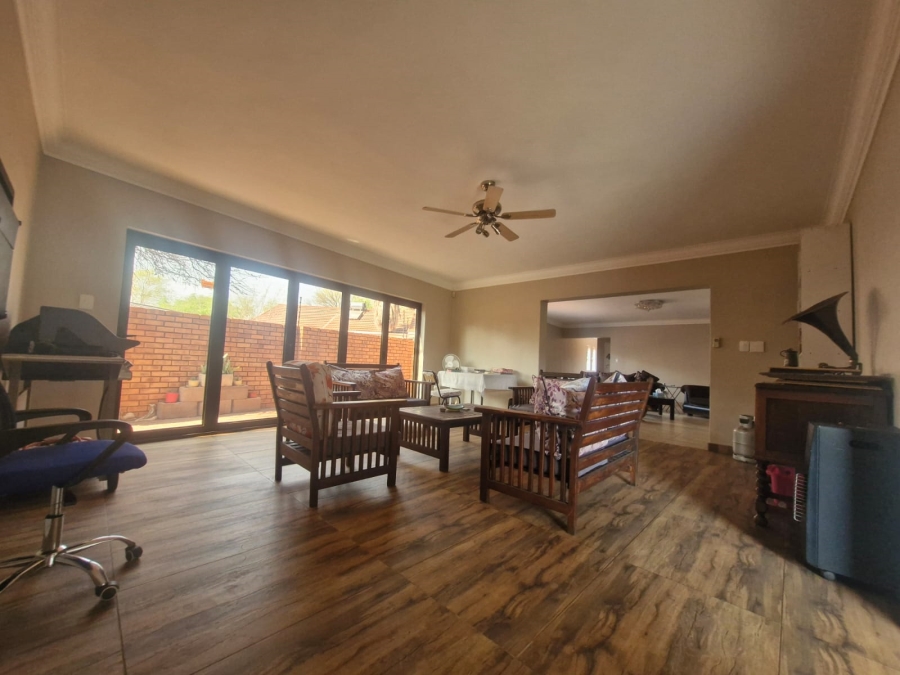 5 Bedroom Property for Sale in Kathu Northern Cape